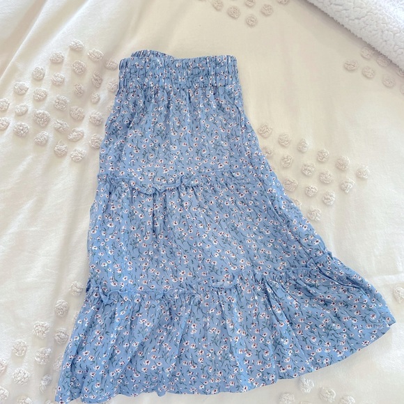 Never worn flower skirt - Picture 2 of 3